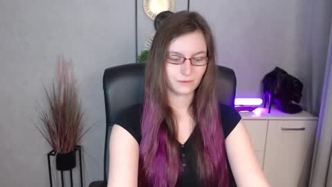 emma online show from December 15, 6:50 am