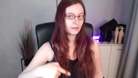 Snapshot of emma_lust94 chatting on February 16, 6:31 am emma online show from February 16, 6:31 am