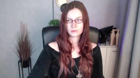 Snapshot of emma_lust94 chatting on February 23, 6:11 am emma online show from February 23, 6:11 am