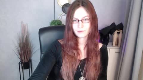 Snapshot of emma_lust94 chatting on February 24, 6:22 am emma online show from February 24, 6:22 am