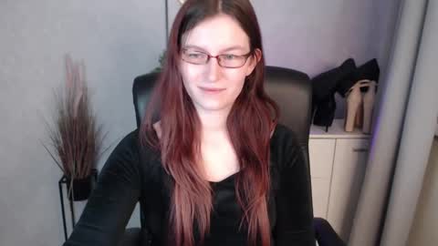 Snapshot of emma_lust94 chatting on February 26, 7:07 am emma online show from February 26, 7:07 am