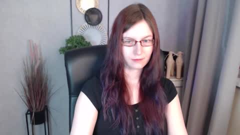 Snapshot of emma_lust94 chatting on March 9, 6:28 am emma online show from March 9, 6:28 am