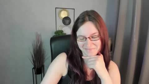 Snapshot of emma_lust94 chatting on March 27, 8:26 am emma online show from March 27, 8:26 am
