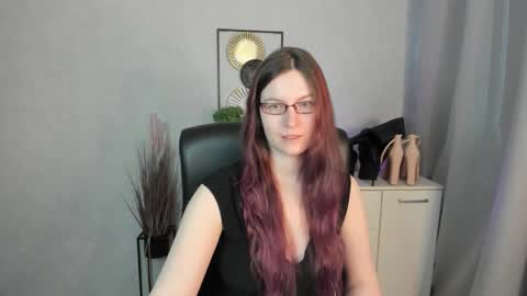Snapshot of emma_lust94 chatting on April 9, 5:29 am emma online show from April 9, 5:29 am