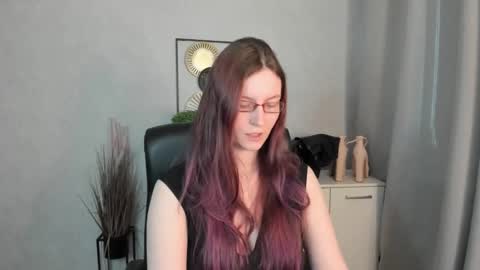 Snapshot of emma_lust94 chatting on April 10, 6:07 am emma online show from April 10, 6:07 am