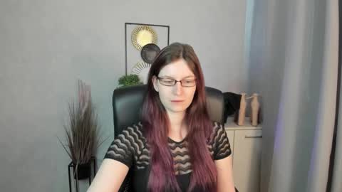 Snapshot of emma_lust94 chatting on April 13, 5:24 am emma online show from April 13, 5:24 am