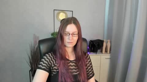 Snapshot of emma_lust94 chatting on April 15, 7:04 am emma online show from April 15, 7:04 am