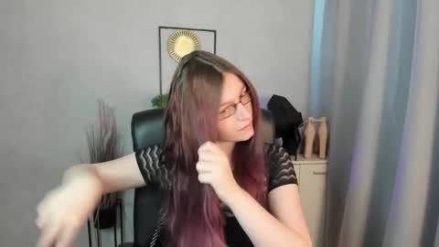 Snapshot of emma_lust94 chatting on April 16, 5:30 am emma online show from April 16, 5:30 am