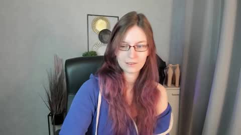 Snapshot of emma_lust94 chatting on April 17, 6:05 am emma online show from April 17, 6:05 am