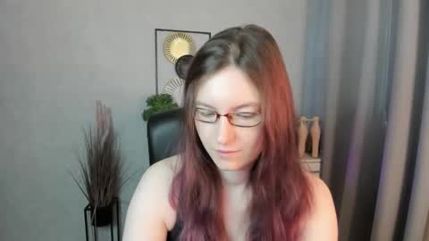 Snapshot of emma_lust94 chatting on April 21, 5:36 am emma online show from April 21, 5:36 am