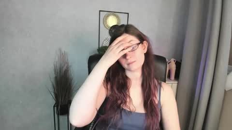 Snapshot of emma_lust94 chatting on May 4, 5:25 am emma online show from May 4, 5:25 am