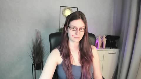 Snapshot of emma_lust94 chatting on May 6, 5:46 am emma online show from May 6, 5:46 am