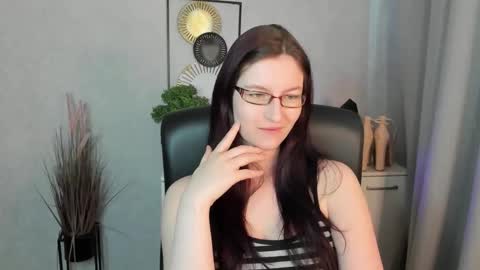 Snapshot of emma_lust94 chatting on May 21, 5:36 am emma online show from May 21, 5:36 am