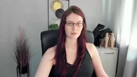 Snapshot of emma_lust94 chatting on June 4, 12:22 pm emma online show from June 4, 12:22 pm