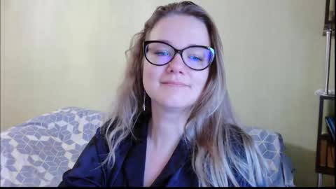 emma_misty_ online show from October 24, 7:05 am