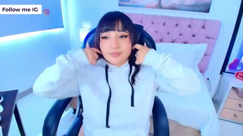 Snapshot of emma_monserratt chatting on March 20, 8:14 pm Emma Monserratt online show from March 20, 8:14 pm