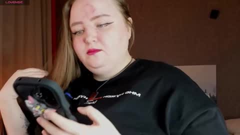 Emma Razumovskaya online show from November 3, 7:09 am