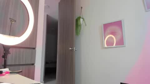 Emma online show from January 7, 3:36 pm