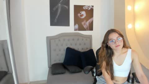 emma online show from October 11, 4:44 am