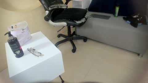 emma online show from October 28, 3:32 am