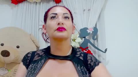 emma_saenzz online show from January 19, 4:27 am