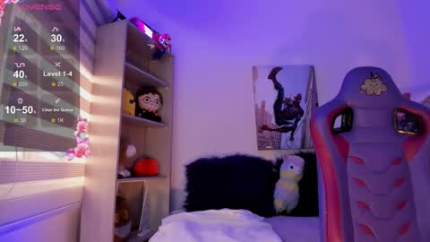 Snapshot of emma_soffia_ chatting on November 15, 12:13 pm EMMA online show from November 15, 12:13 pm