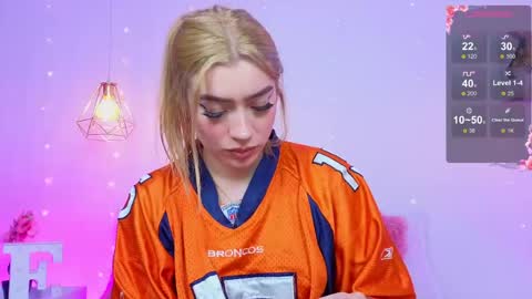 Snapshot of emma_softt chatting on May 18, 1:02 am Emma Softt online show from May 18, 1:02 am