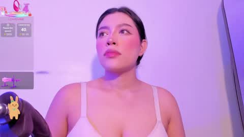   online show from April 25, 11:35 am