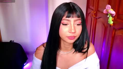 Emma web online show from October 30, 3:13 pm