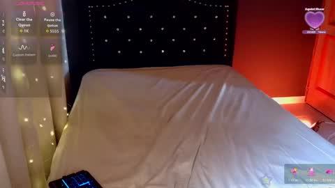 Snapshot of emma_web_ chatting on April 9, 2:33 pm Emma web online show from April 9, 2:33 pm
