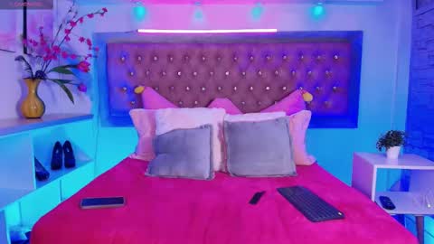 Snapshot of emma_wilder chatting on October 9, 10:08 pm neko  online show from October 9, 10:08 pm