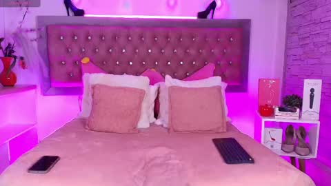 Snapshot of emma_wilder chatting on October 28, 9:50 pm neko  online show from October 28, 9:50 pm