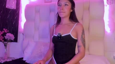 Snapshot of emmaa00_ chatting on April 14, 9:15 am emmaa00_ online show from April 14, 9:15 am