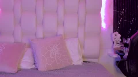 Snapshot of emmaa00_ chatting on April 16, 9:39 pm emmaa00_ online show from April 16, 9:39 pm