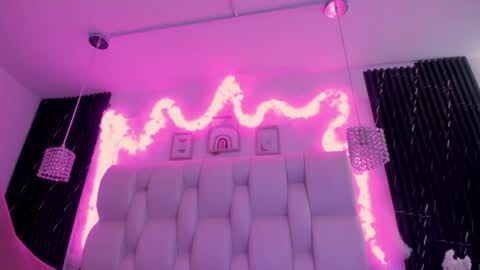 Snapshot of emmaa00_ chatting on May 14, 6:37 pm emmaa00_ online show from May 14, 6:37 pm