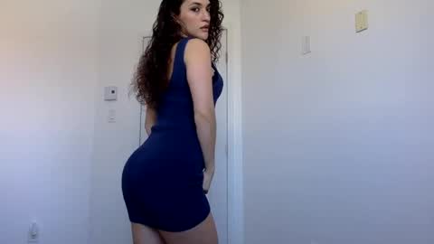Snapshot of emmababy2322 chatting on January 9, 5:33 pm Emma online show from January 9, 5:33 pm
