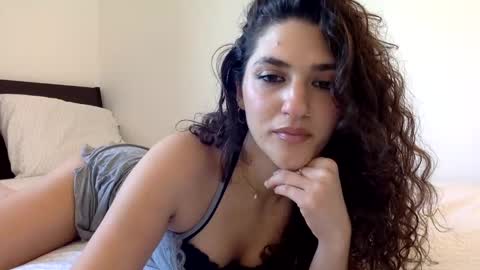 Snapshot of emmababy2322 chatting on January 9, 8:33 pm Emma online show from January 9, 8:33 pm