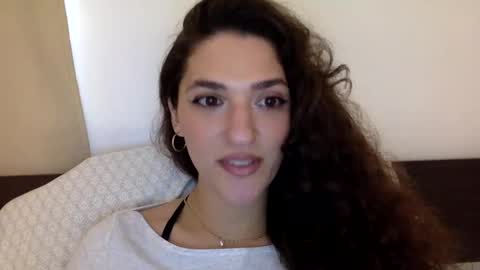 Snapshot of emmababy2322 chatting on January 27, 4:43 pm Emma online show from January 27, 4:43 pm