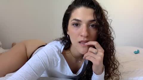 Snapshot of emmababy2322 chatting on February 18, 6:37 pm Emma online show from February 18, 6:37 pm