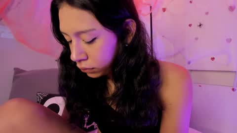 emmaclark_1 online show from October 7, 8:39 pm