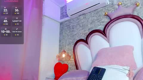 Snapshot of emmacrush chatting on March 11, 11:33 pm Welcome Im yosein Your love is my passion activate it with your tips and enjoy with me online show from March 11, 11:33 pm