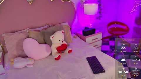 Snapshot of emmacrush chatting on May 22, 8:58 pm Welcome Im yosein Your love is my passion activate it with your tips and enjoy with me online show from May 22, 8:58 pm