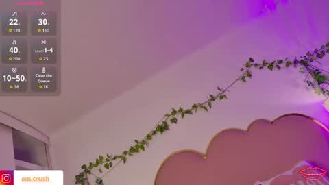 Snapshot of emmacrush chatting on June 10, 10:08 pm Welcome Im yosein Your love is my passion activate it with your tips and enjoy with me online show from June 10, 10:08 pm
