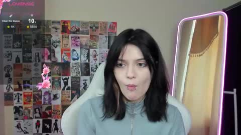 Snapshot of emmadarkk chatting on November 18, 7:46 am Emma online show from November 18, 7:46 am