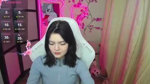 Snapshot of emmadarkk chatting on November 25, 10:15 am Emma online show from November 25, 10:15 am