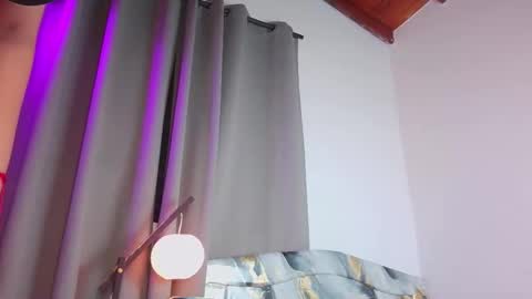 Snapshot of emmadembers chatting on December 2, 9:21 pm emmadembers online show from December 2, 9:21 pm