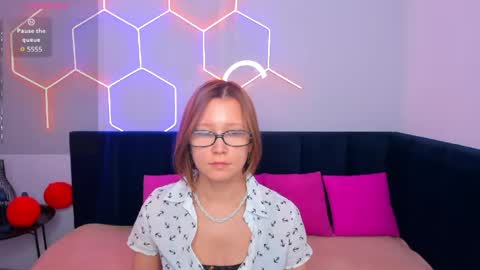 Snapshot of emmaethereal chatting on April 21, 1:42 am Emma 3 online show from April 21, 1:42 am