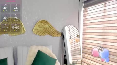 Snapshot of emmaferrary chatting on November 9, 2:26 pm Emma Ferrary online show from November 9, 2:26 pm