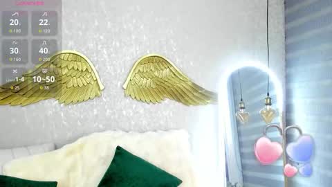 Snapshot of emmaferrary chatting on November 10, 11:04 pm Emma Ferrary online show from November 10, 11:04 pm