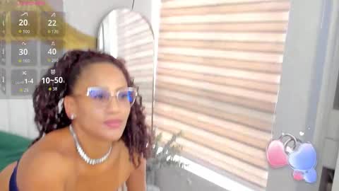 Snapshot of emmaferrary chatting on November 13, 8:52 pm Emma Ferrary online show from November 13, 8:52 pm